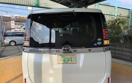 Toyota Voxy III, 2019 год, 2 096 000 рублей, 5 фотография