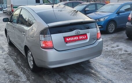 Toyota Prius, 2004 год, 680 000 рублей, 4 фотография