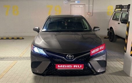 Toyota Camry, 2019 год, 3 850 000 рублей, 4 фотография