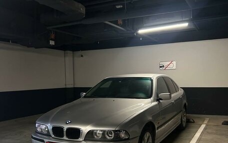 BMW 5 серия, 2001 год, 720 000 рублей, 3 фотография