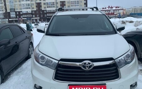 Toyota Highlander III, 2014 год, 3 350 000 рублей, 2 фотография