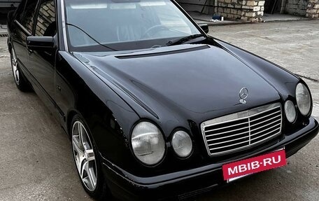 Mercedes-Benz E-Класс, 1998 год, 540 000 рублей, 2 фотография
