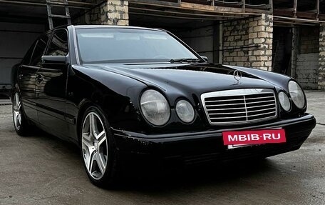 Mercedes-Benz E-Класс, 1998 год, 540 000 рублей, 3 фотография
