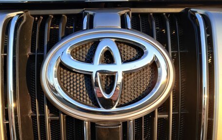 Toyota Land Cruiser Prado 150 рестайлинг 2, 2017 год, 3 920 000 рублей, 10 фотография