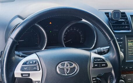 Toyota Highlander III, 2012 год, 2 600 000 рублей, 2 фотография