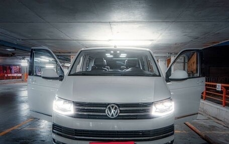 Volkswagen Multivan T6 рестайлинг, 2019 год, 4 150 000 рублей, 2 фотография