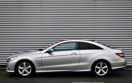 Mercedes-Benz E-Класс, 2013 год, 1 630 000 рублей, 4 фотография