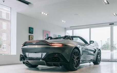 Aston Martin V8 Vantage IV, 2023 год, 25 900 000 рублей, 3 фотография