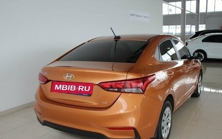Hyundai Solaris II рестайлинг, 2017 год, 1 400 000 рублей, 4 фотография