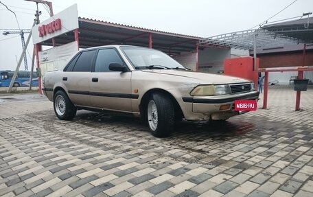 Toyota Carina, 1989 год, 220 000 рублей, 3 фотография