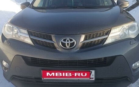 Toyota RAV4, 2013 год, 2 000 000 рублей, 2 фотография