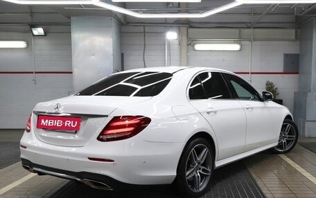 Mercedes-Benz E-Класс, 2019 год, 3 895 000 рублей, 2 фотография
