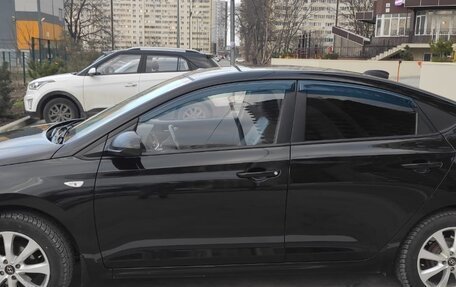 Hyundai Solaris II рестайлинг, 2017 год, 1 300 000 рублей, 4 фотография