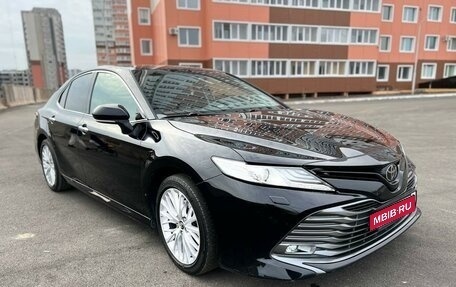 Toyota Camry, 2019 год, 3 830 000 рублей, 3 фотография