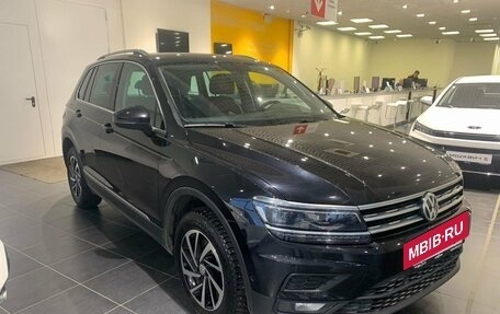 Volkswagen Tiguan II, 2018 год, 2 675 000 рублей, 3 фотография
