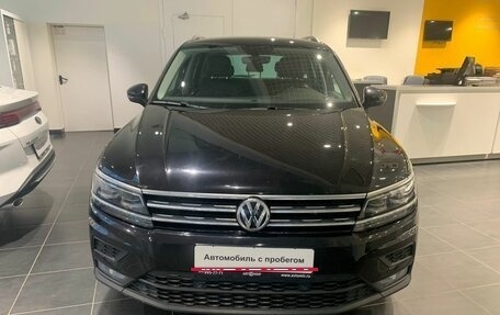 Volkswagen Tiguan II, 2018 год, 2 675 000 рублей, 2 фотография