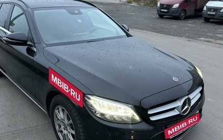 Mercedes-Benz C-Класс, 2018 год, 2 850 000 рублей, 3 фотография