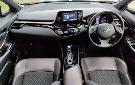 Toyota C-HR I рестайлинг, 2018 год, 2 150 000 рублей, 2 фотография