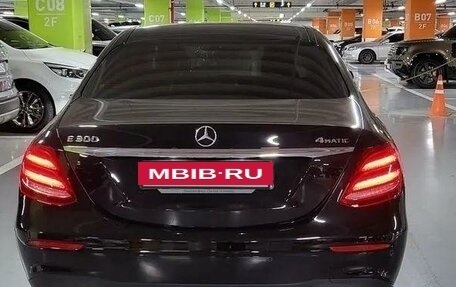 Mercedes-Benz E-Класс, 2020 год, 2 450 000 рублей, 3 фотография