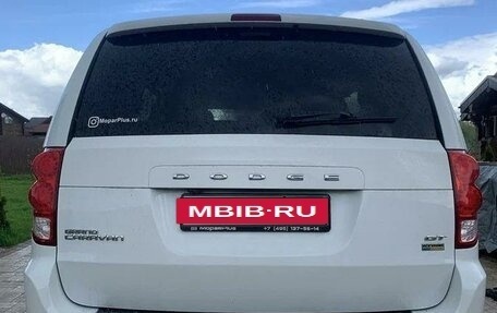 Dodge Caravan V, 2018 год, 2 430 000 рублей, 7 фотография