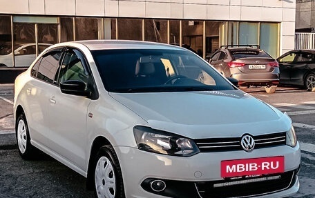 Volkswagen Polo VI (EU Market), 2014 год, 999 880 рублей, 2 фотография