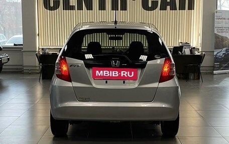 Honda Fit III, 2010 год, 825 000 рублей, 4 фотография