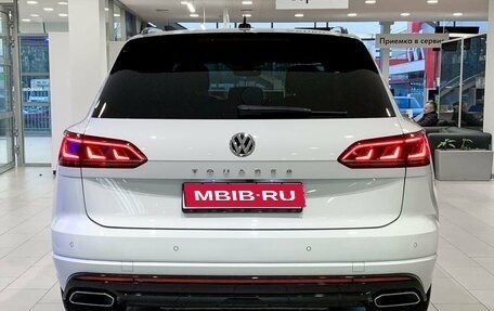 Volkswagen Touareg III, 2018 год, 5 880 000 рублей, 6 фотография