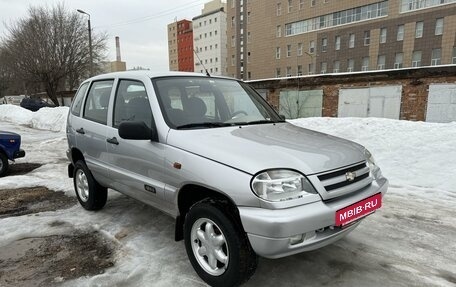 Chevrolet Niva I рестайлинг, 2005 год, 680 000 рублей, 3 фотография