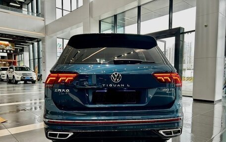 Volkswagen Tiguan II, 2021 год, 3 765 000 рублей, 6 фотография