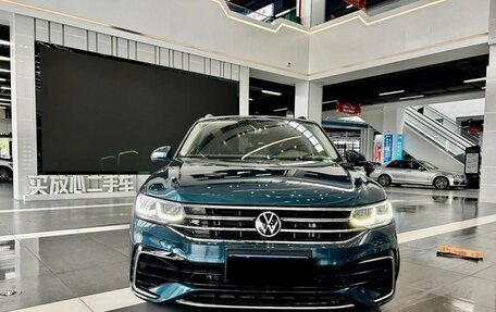 Volkswagen Tiguan II, 2021 год, 3 765 000 рублей, 5 фотография