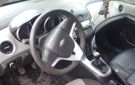 Chevrolet Cruze II, 2013 год, 620 000 рублей, 2 фотография