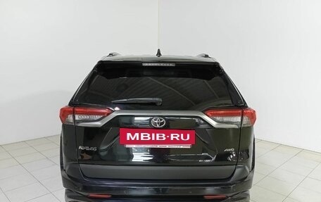 Toyota RAV4, 2020 год, 3 590 000 рублей, 5 фотография