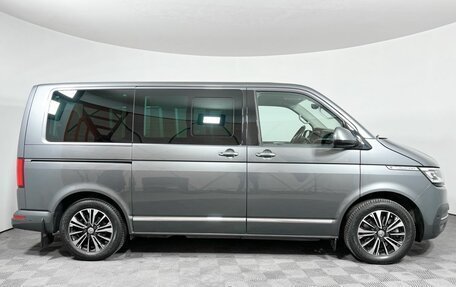 Volkswagen Multivan T6 рестайлинг, 2021 год, 7 297 000 рублей, 6 фотография