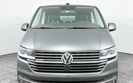 Volkswagen Multivan T6 рестайлинг, 2021 год, 7 297 000 рублей, 2 фотография
