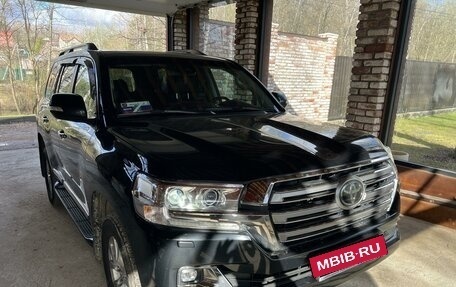 Toyota Land Cruiser 200, 2018 год, 6 500 000 рублей, 3 фотография