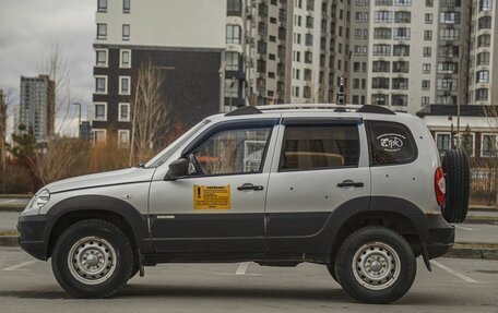 Chevrolet Niva I рестайлинг, 2012 год, 610 000 рублей, 3 фотография