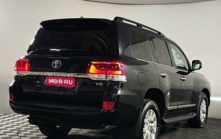 Toyota Land Cruiser 200, 2018 год, 7 610 000 рублей, 4 фотография