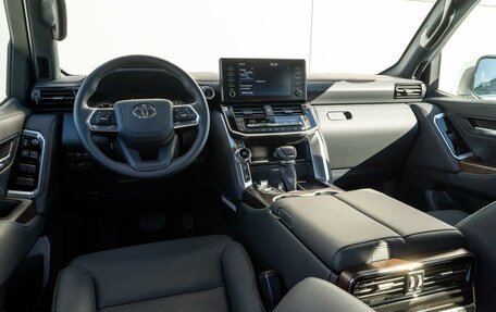 Toyota Land Cruiser, 2023 год, 10 500 000 рублей, 6 фотография