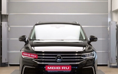Volkswagen Tiguan II, 2023 год, 4 950 000 рублей, 2 фотография