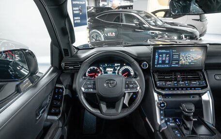 Toyota Land Cruiser, 2022 год, 13 800 000 рублей, 2 фотография