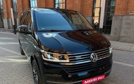 Volkswagen Multivan T6 рестайлинг, 2020 год, 6 350 000 рублей, 2 фотография