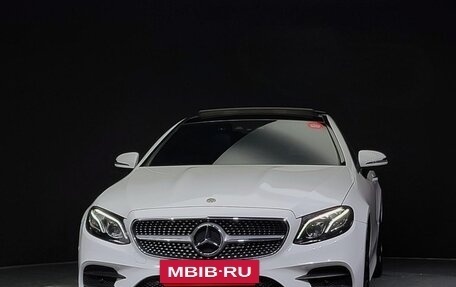 Mercedes-Benz E-Класс, 2019 год, 3 600 000 рублей, 4 фотография