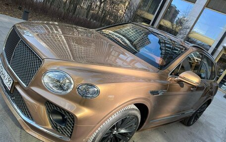 Bentley Bentayga I, 2021 год, 40 500 000 рублей, 3 фотография