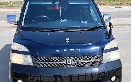 Toyota Voxy II, 2006 год, 1 100 000 рублей, 5 фотография