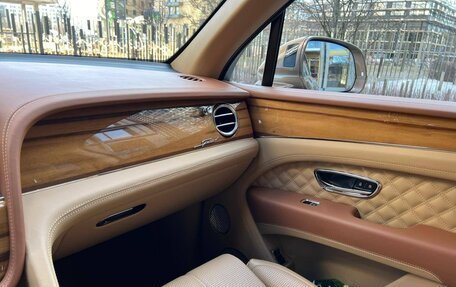 Bentley Bentayga I, 2021 год, 40 500 000 рублей, 10 фотография