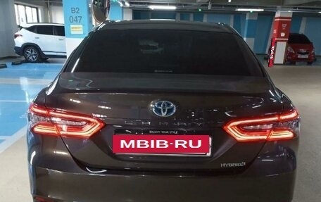 Toyota Camry, 2021 год, 2 050 000 рублей, 2 фотография