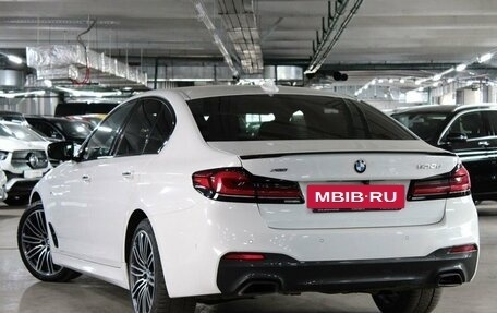 BMW 5 серия, 2018 год, 3 977 000 рублей, 2 фотография