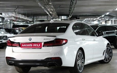 BMW 5 серия, 2018 год, 3 977 000 рублей, 4 фотография