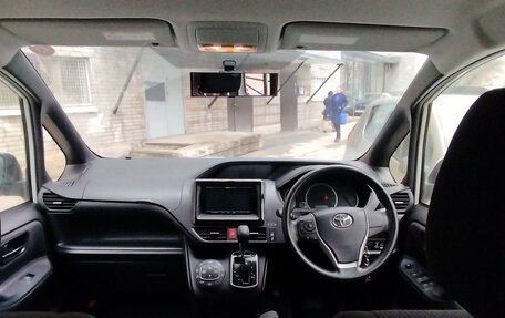 Toyota Noah III, 2015 год, 2 020 000 рублей, 2 фотография