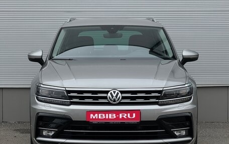 Volkswagen Tiguan II, 2019 год, 3 045 000 рублей, 3 фотография